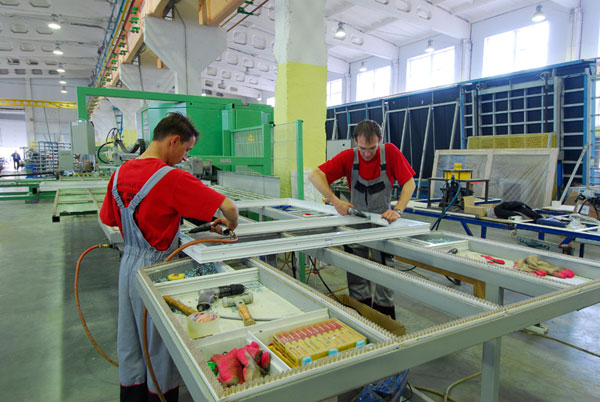 Фирма по остеклению балконов в Вязьма и Московской области Вязьма