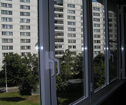 установка пластиковых окон на балконе Вязьма